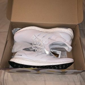 Men’s Adidas UltraBoosts Size 9.5